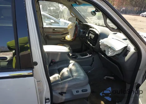 2001 Lincoln Navigator z USA, uszkodzony, nr VIN 5LMEU27A61LJ05669